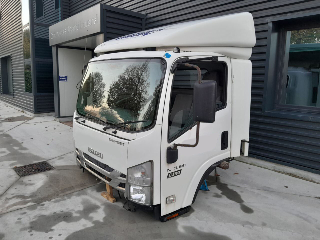 cabina ISUZU N75 per camion ISUZU LARGE - Euro 6