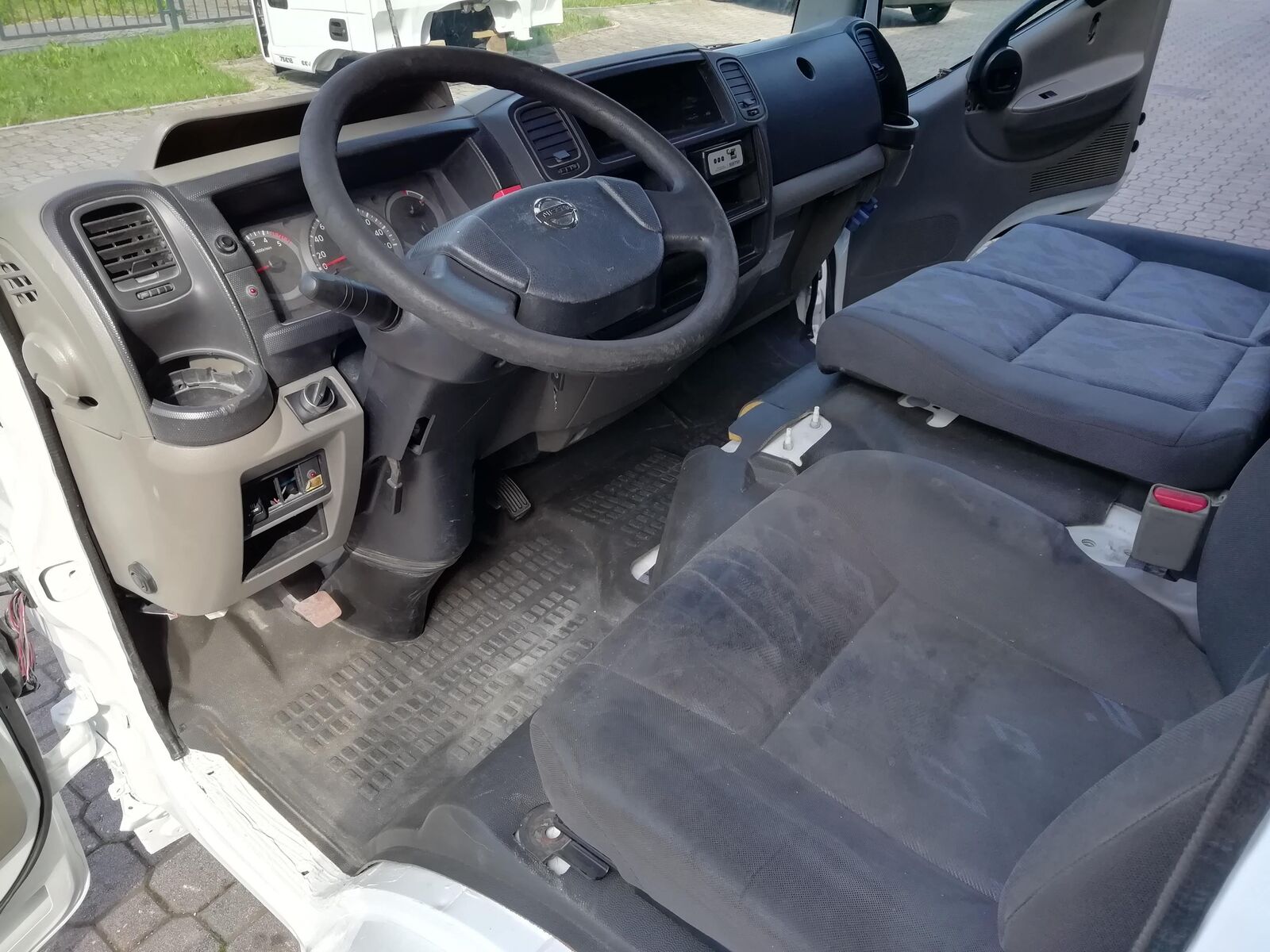 cabina NISSAN NT400 per camion NISSAN NT400