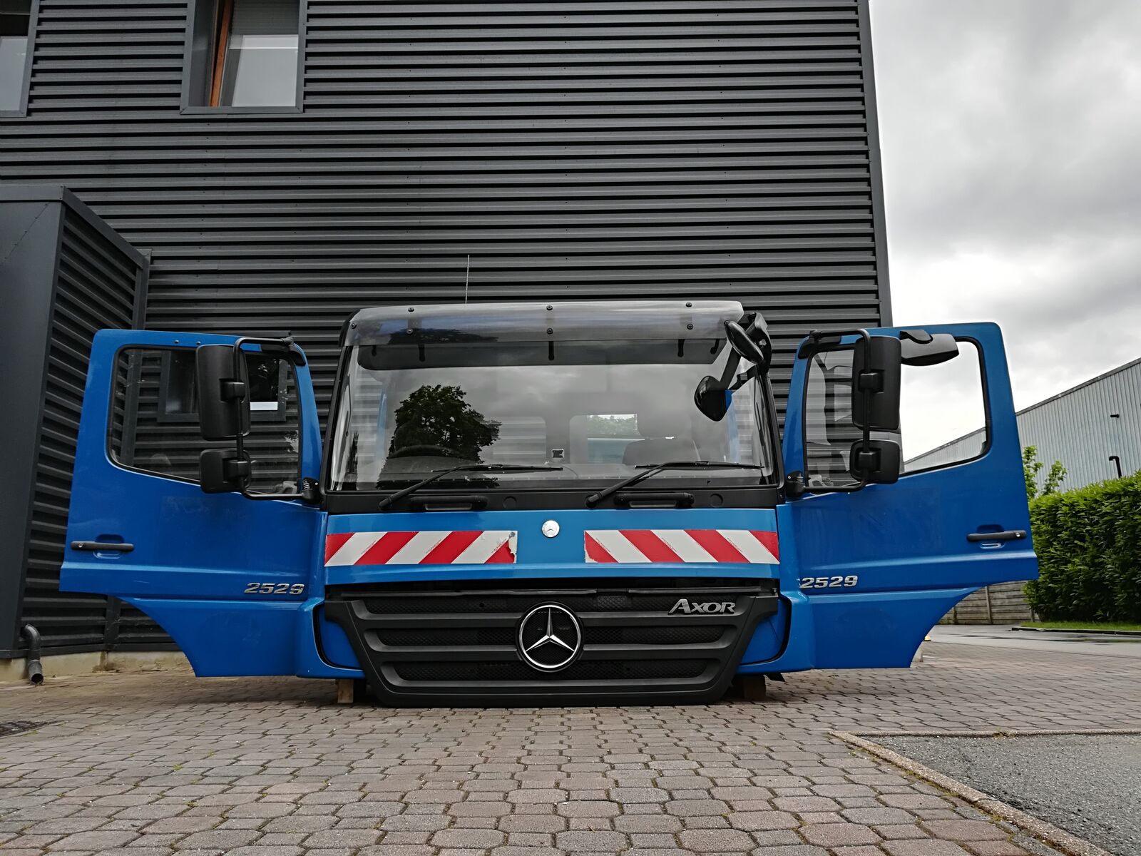 cabina MERCEDES-BENZ AXOR EURO 4 EURO 5 per camion MERCEDES-BENZ AXOR DAY CABIN