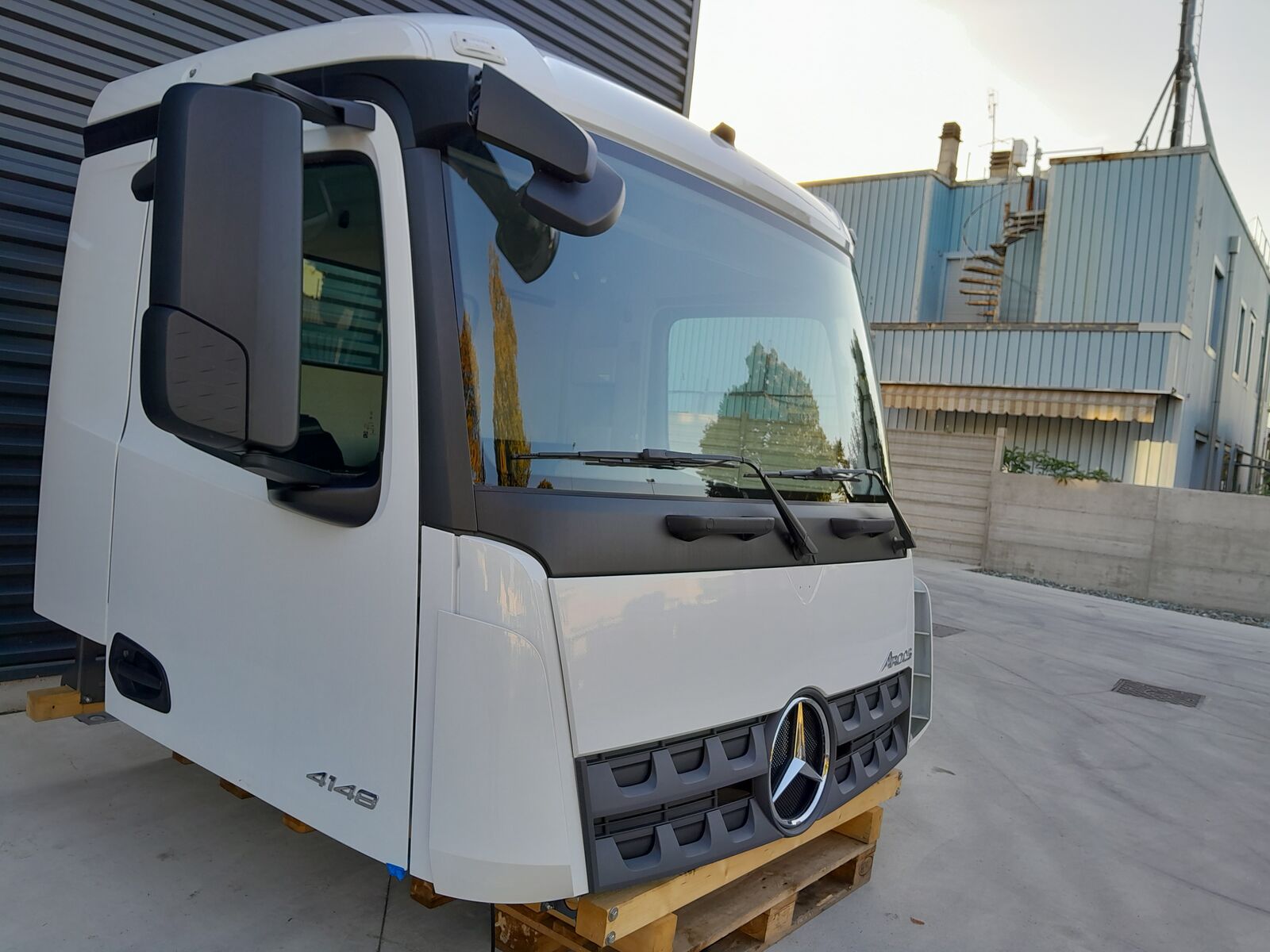 cabina MERCEDES-BENZ Arocs Actros MP4 Euro 6 per camion MERCEDES-BENZ ClassicSpace "M" 320mm tunnel