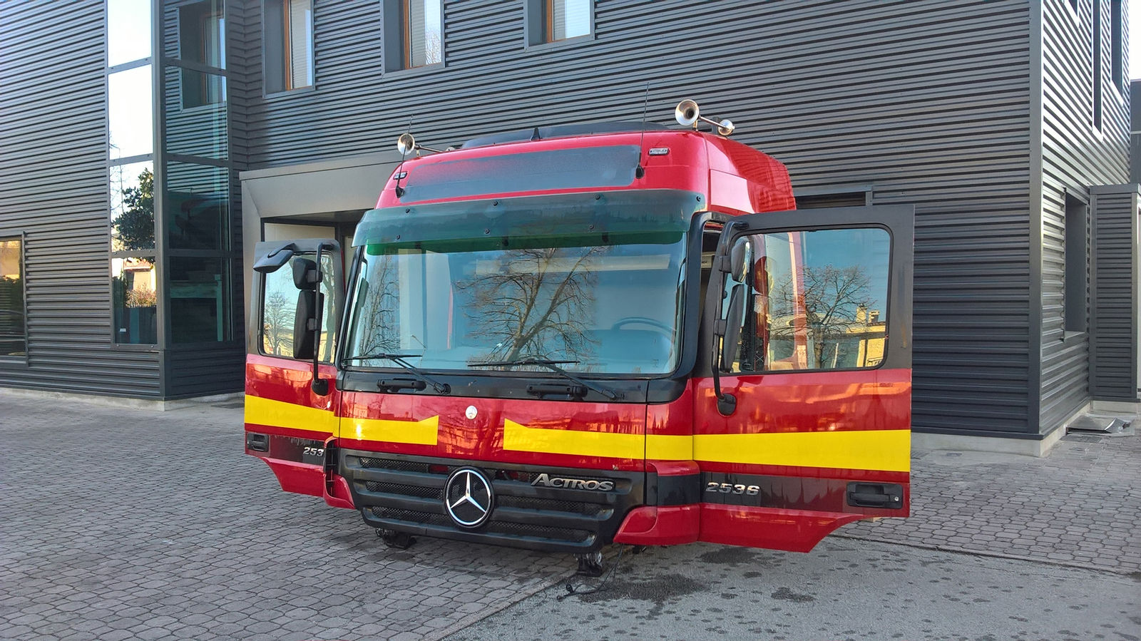 cabina MERCEDES-BENZ ACTROS " LS TYPE " EURO 4 EURO 5 MP2 per camion MERCEDES-BENZ ACTROS MEDIUM ROOF