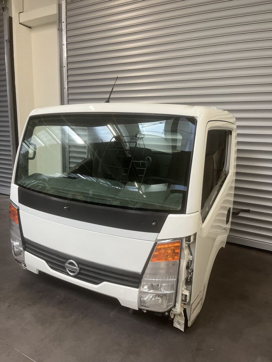 cabina NISSAN NT400 per camion NISSAN CABSTAR