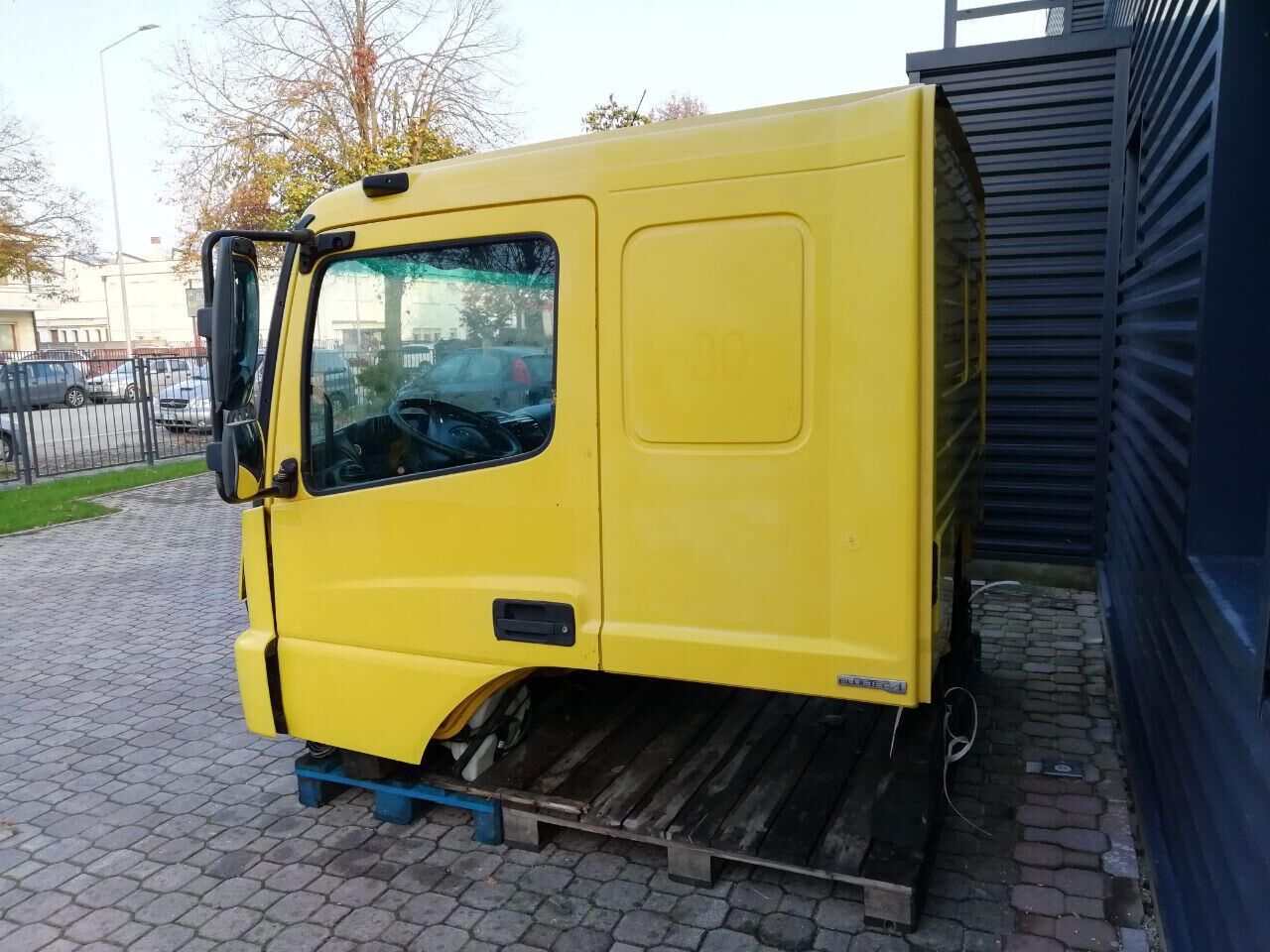 cabina MERCEDES-BENZ ATEGO AXOR 6 CYLINDERS EURO 4 EURO 5 per camion MERCEDES-BENZ AXOR ATEGO LOW ROOF, SLEEPER CAB