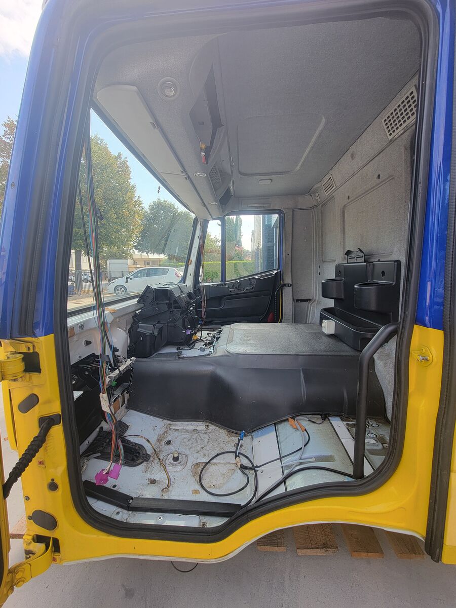 cabina IVECO STRALIS TRAKKER EURO 6 per camion IVECO EURO 6