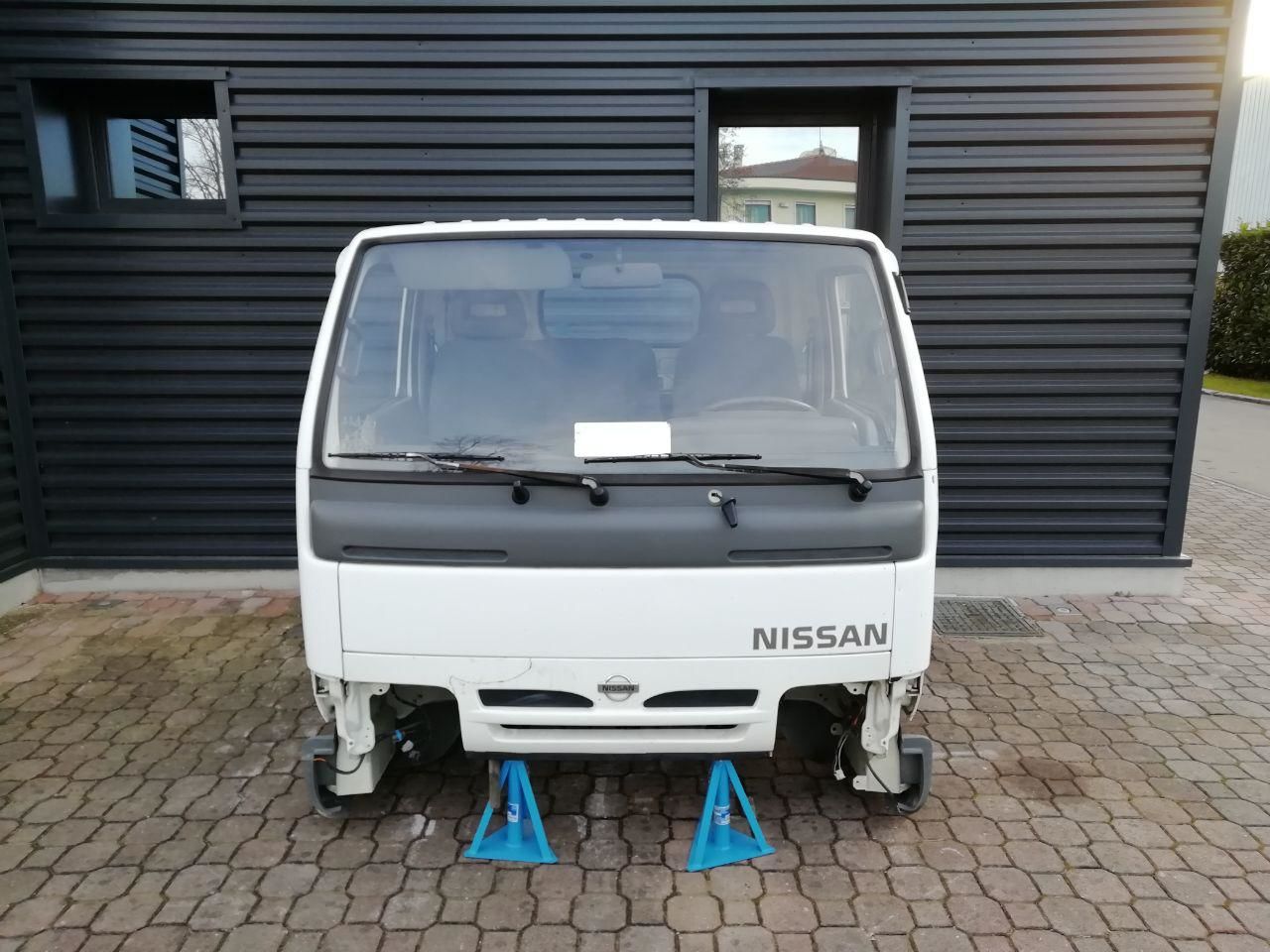 cabina NISSAN CABSTAR (1996-2006) per camion NISSAN CABSTAR