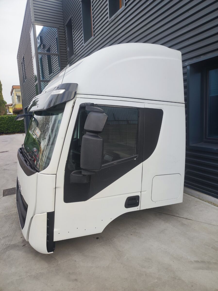 cabina IVECO STRALIS HI-WAY Euro 6 per camion IVECO Active Space