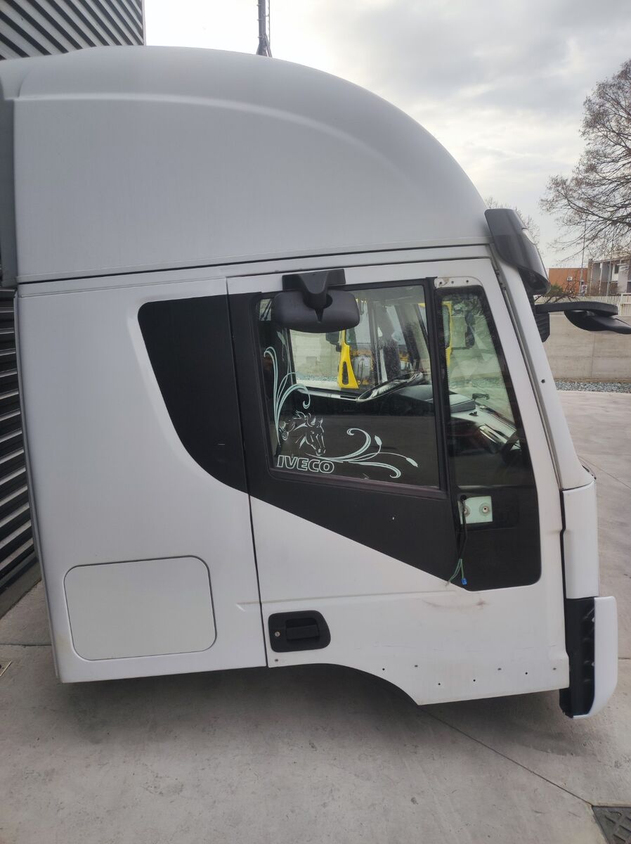 cabina IVECO STRALIS HI-WAY Euro 6 per camion IVECO Active Space