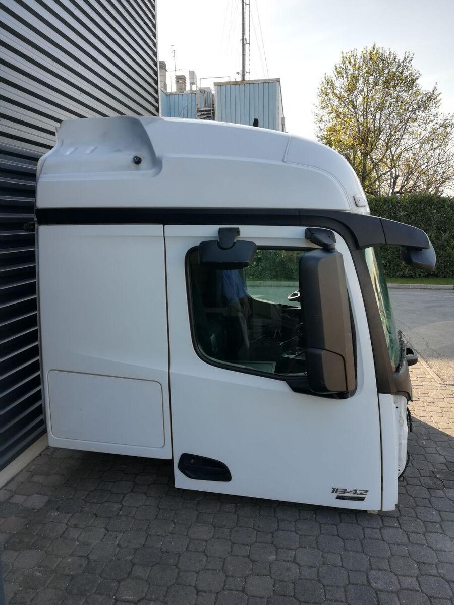 cabina MERCEDES-BENZ ACTROS AROCS 2300 mm MP4 per camion MERCEDES-BENZ AROCS ACTROS STREAMSPACE 170 mm ENGINE TUNNEL