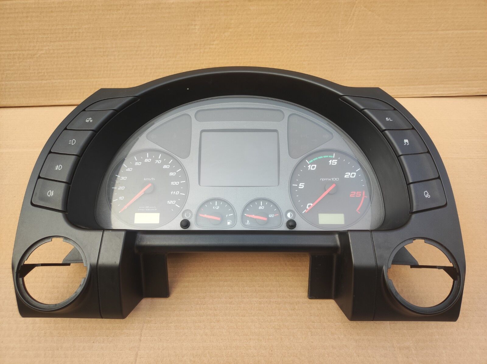 cruscotto IVECO CLUSTER - DISPLAY per camion IVECO STRALIS HI-WAY HI-ROAD AS AT