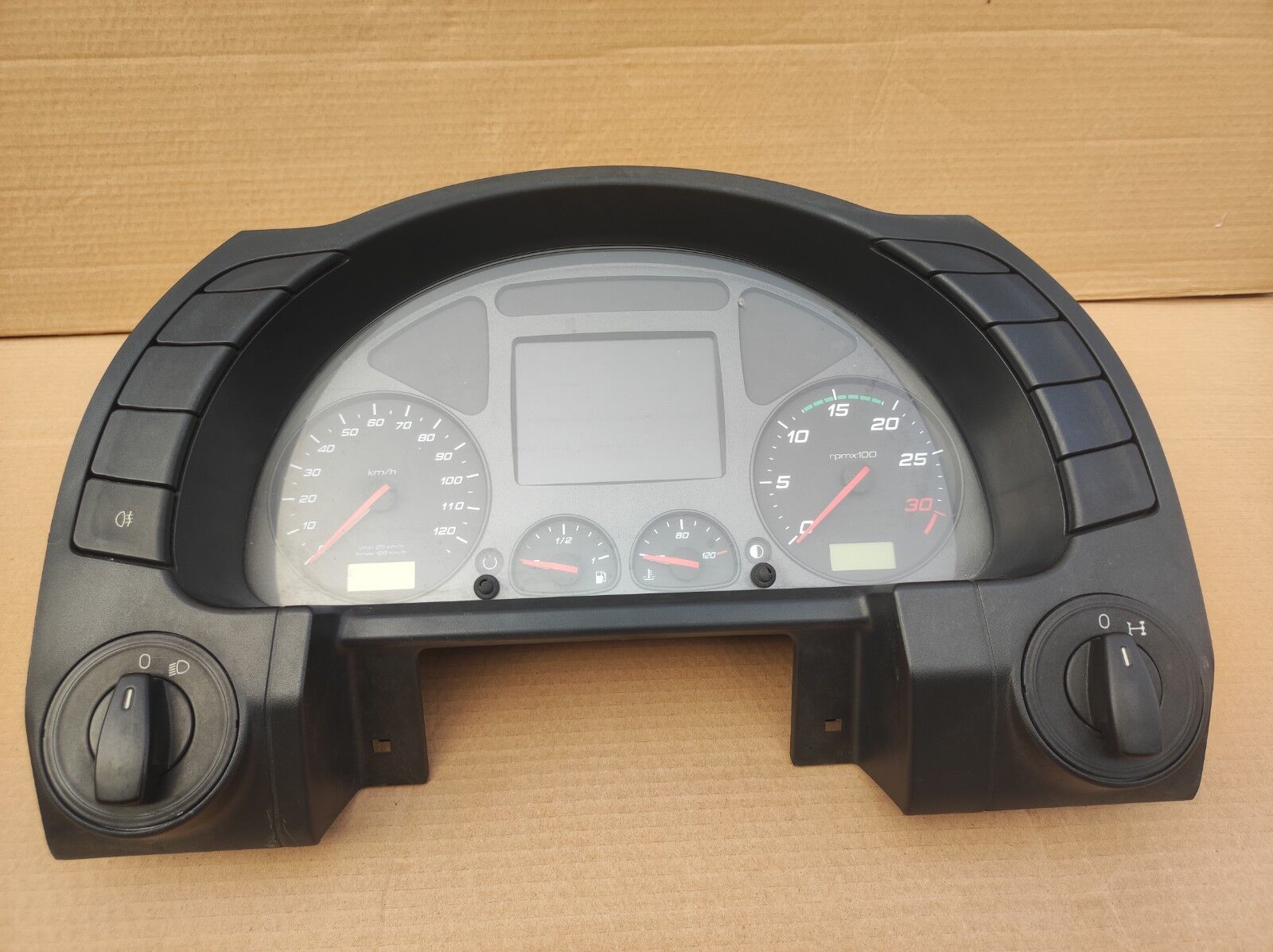 cruscotto IVECO CLUSTER - DISPLAY per camion IVECO STRALIS HI-WAY HI-ROAD AS AT