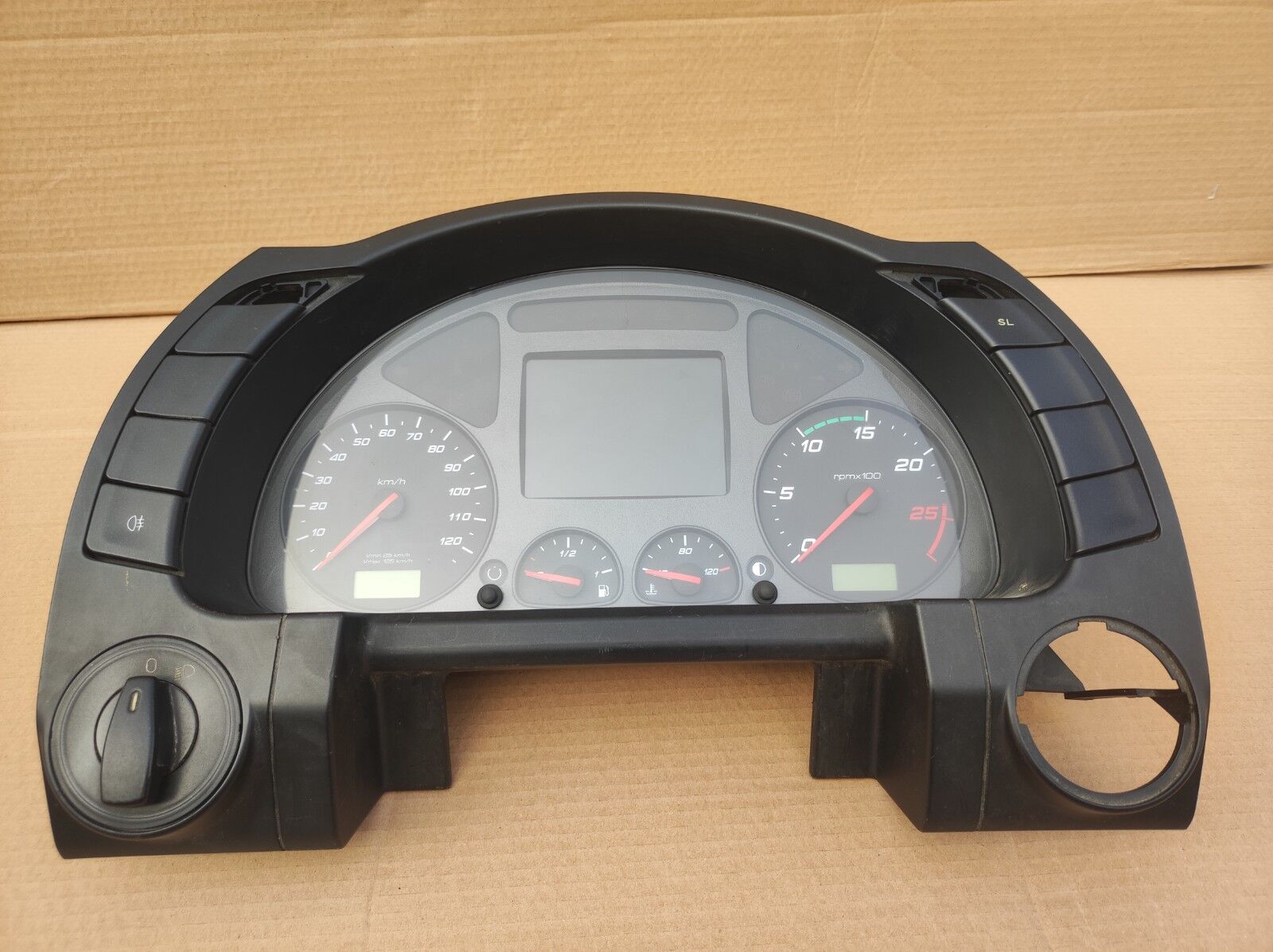 cruscotto IVECO CLUSTER - DISPLAY per camion IVECO STRALIS HI-WAY HI-ROAD AS AT