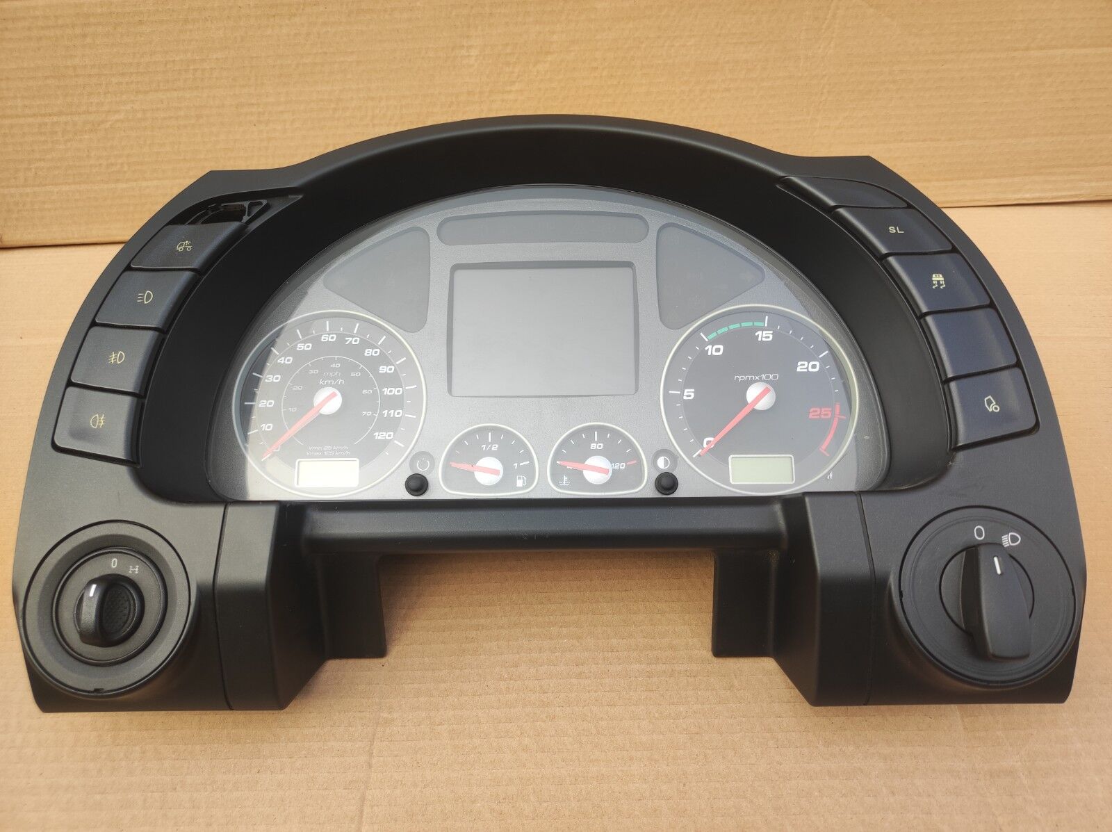 cruscotto IVECO CLUSTER - DISPLAY per camion IVECO STRALIS HI-WAY HI-ROAD AS AT