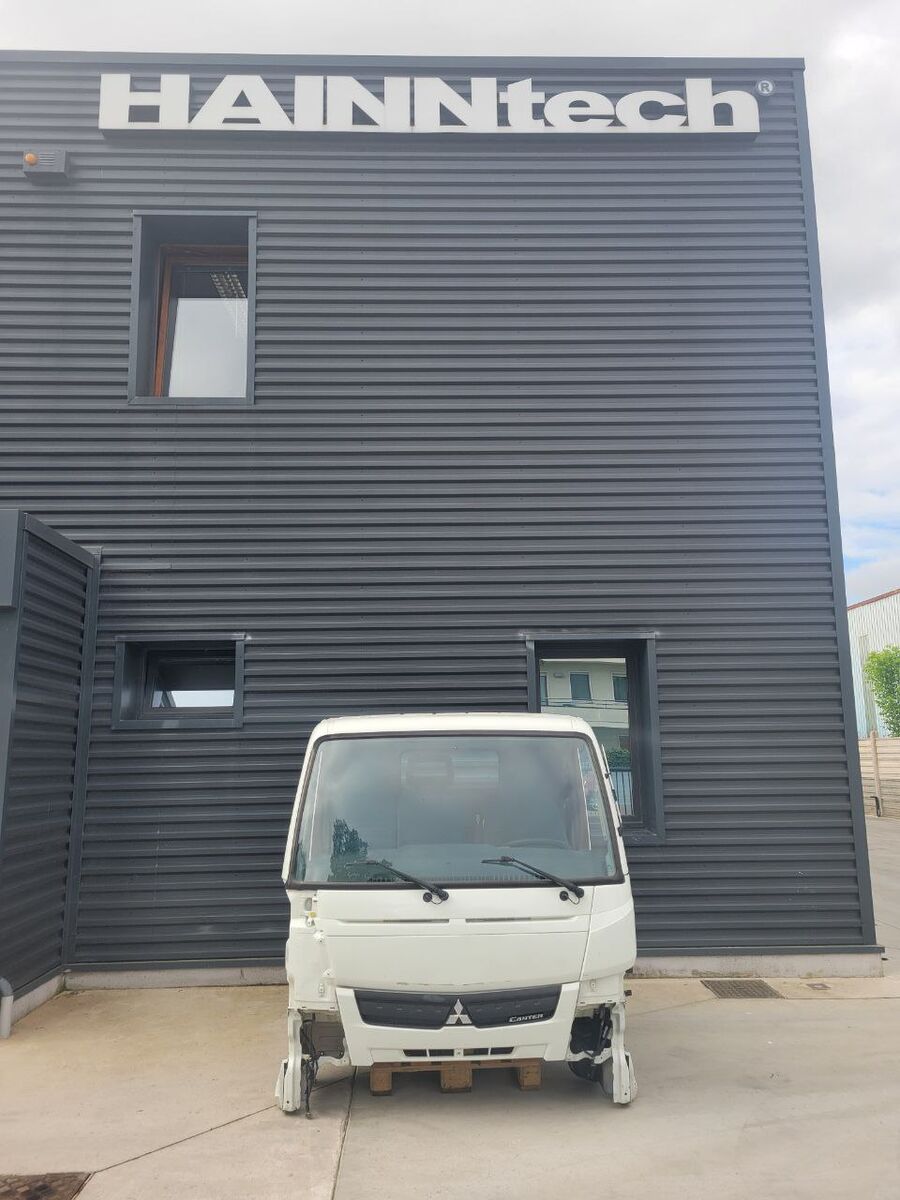 cabina MITSUBISHI FUSO S TYPE - NARROW per commercial vehicle - light truck Mitsubishi Fuso "S" Euro 6