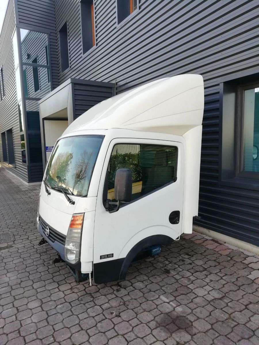 cabina NISSAN NT400 CABSTAR per camion NISSAN NT400 CABSTAR