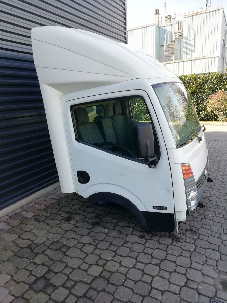 cabina NISSAN NT400 CABSTAR per camion NISSAN NT400 CABSTAR