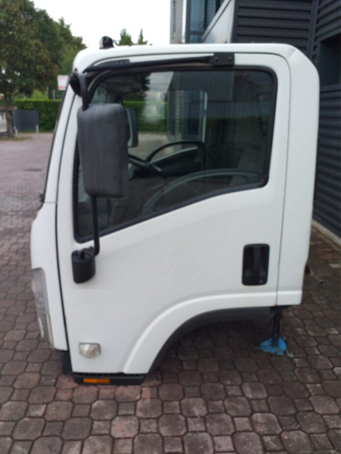 cabina ISUZU M - L per camion ISUZU M - L EURO 4 EURO 5 EURO 6