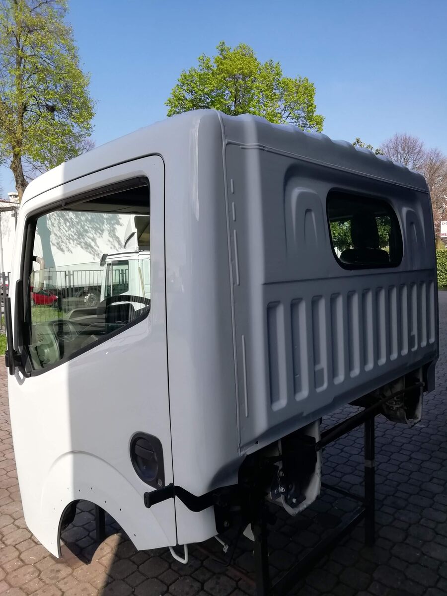 cabina NISSAN NT400 per camion NISSAN NT400