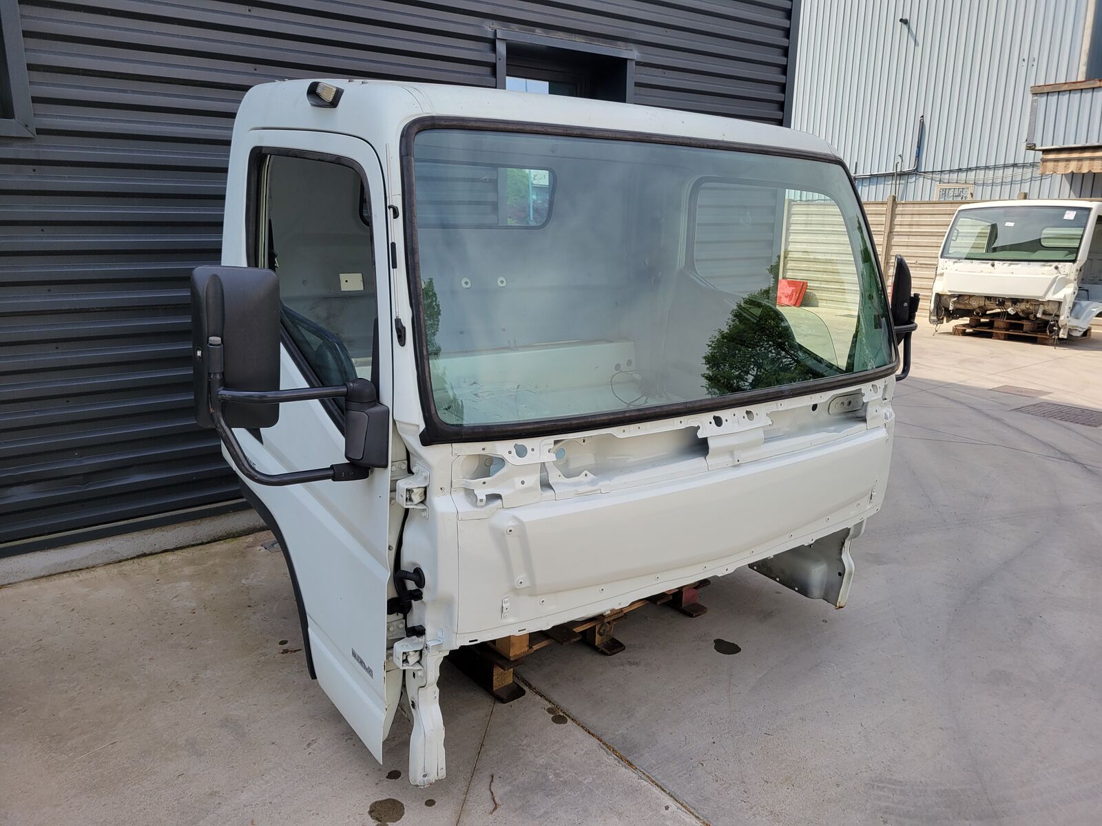 cabina MITSUBISHI FUSO "C" per commercial vehicle - light truck Mitsubishi Fuso Euro 5