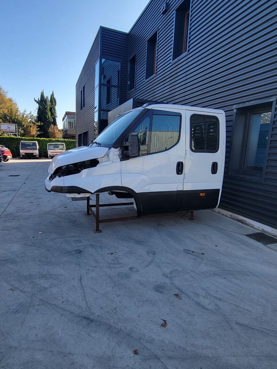 cabina IVECO DAILY E6 per commercial vehicle - light truck IVECO Euro 6 - Double