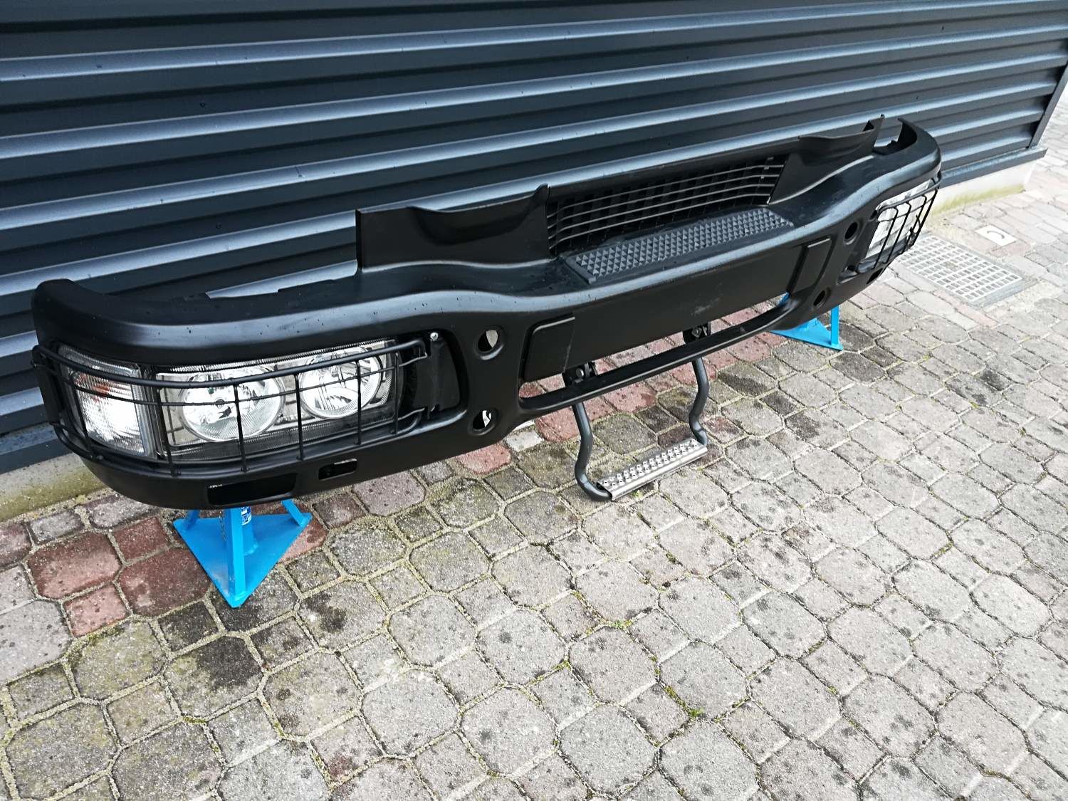 paraurti IVECO EUROCARGO per camion IVECO STEEL BUMPER