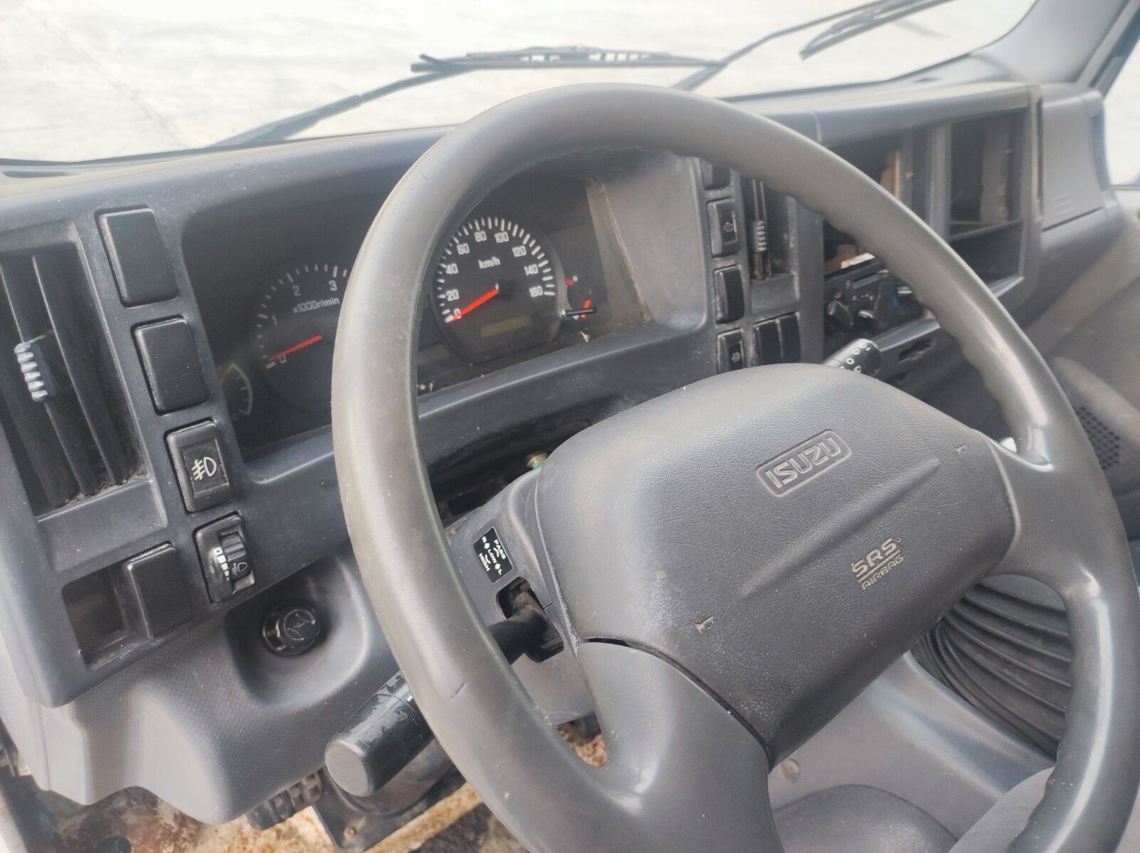 cabina ISUZU per camion ISUZU NLR NL 77 85 "N - L"