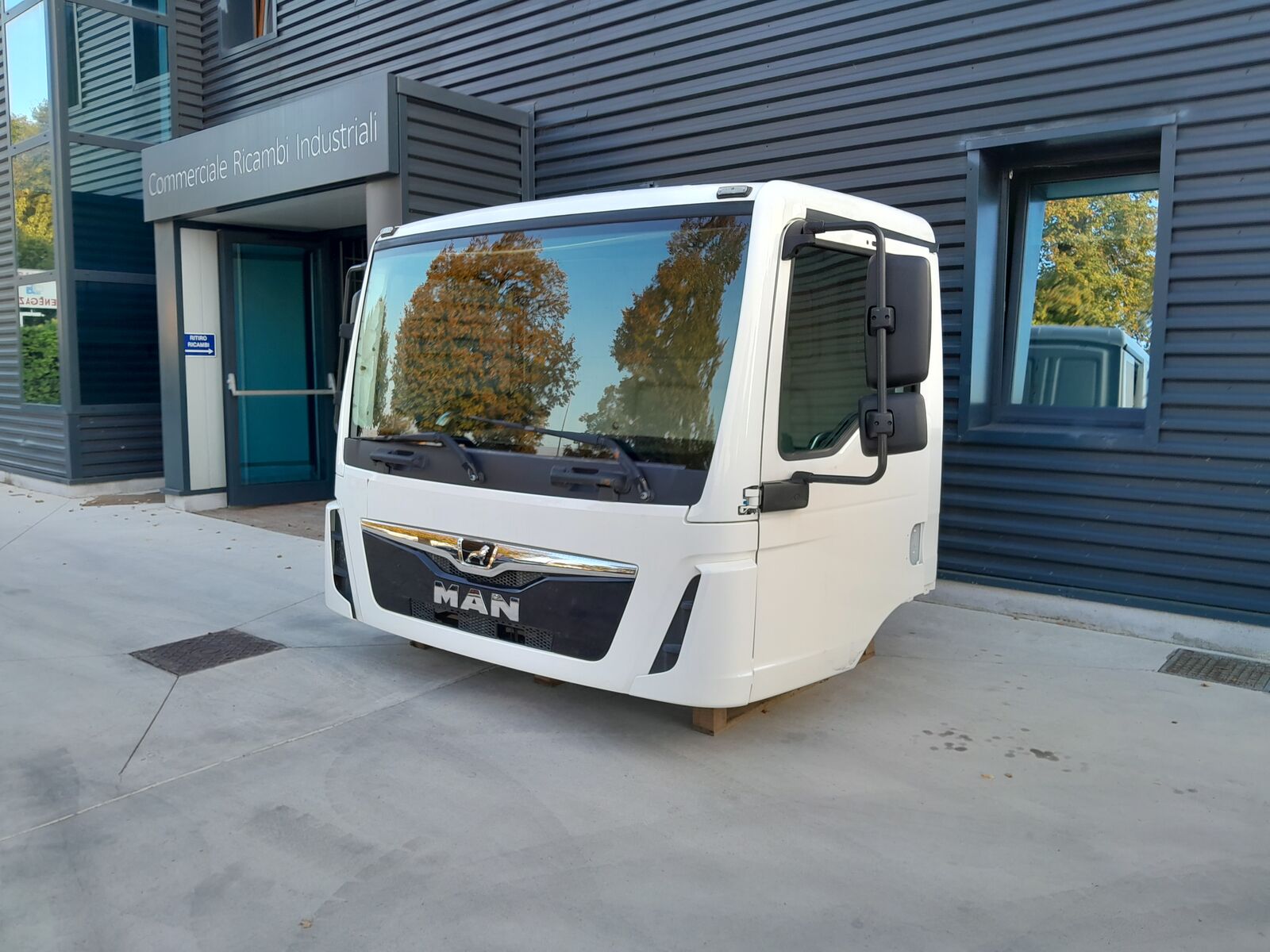 cabina MAN TGM - TGL Euro 6 per camion MAN DAY CAB